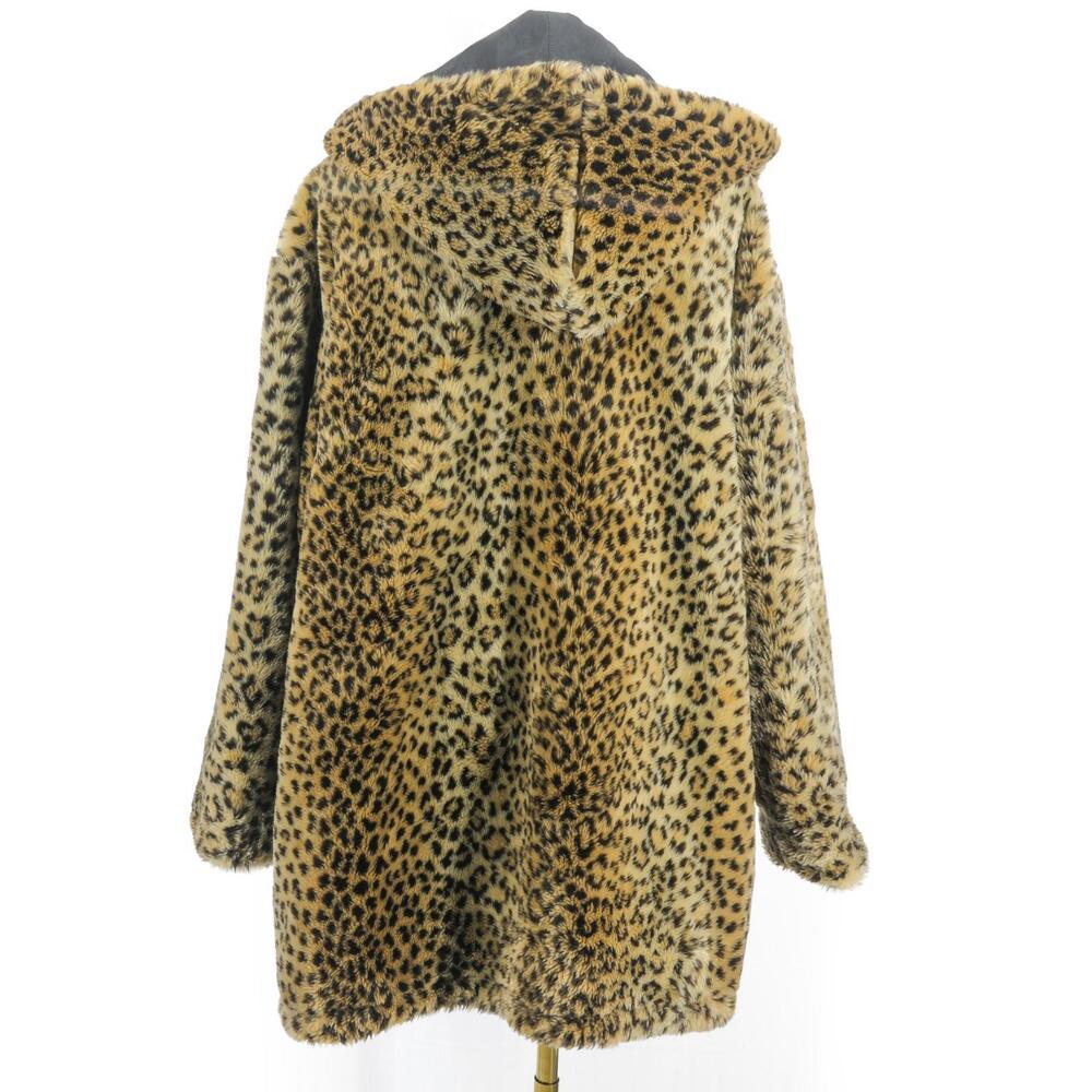 Chic Leopard Print Puffer Jacket - image 4